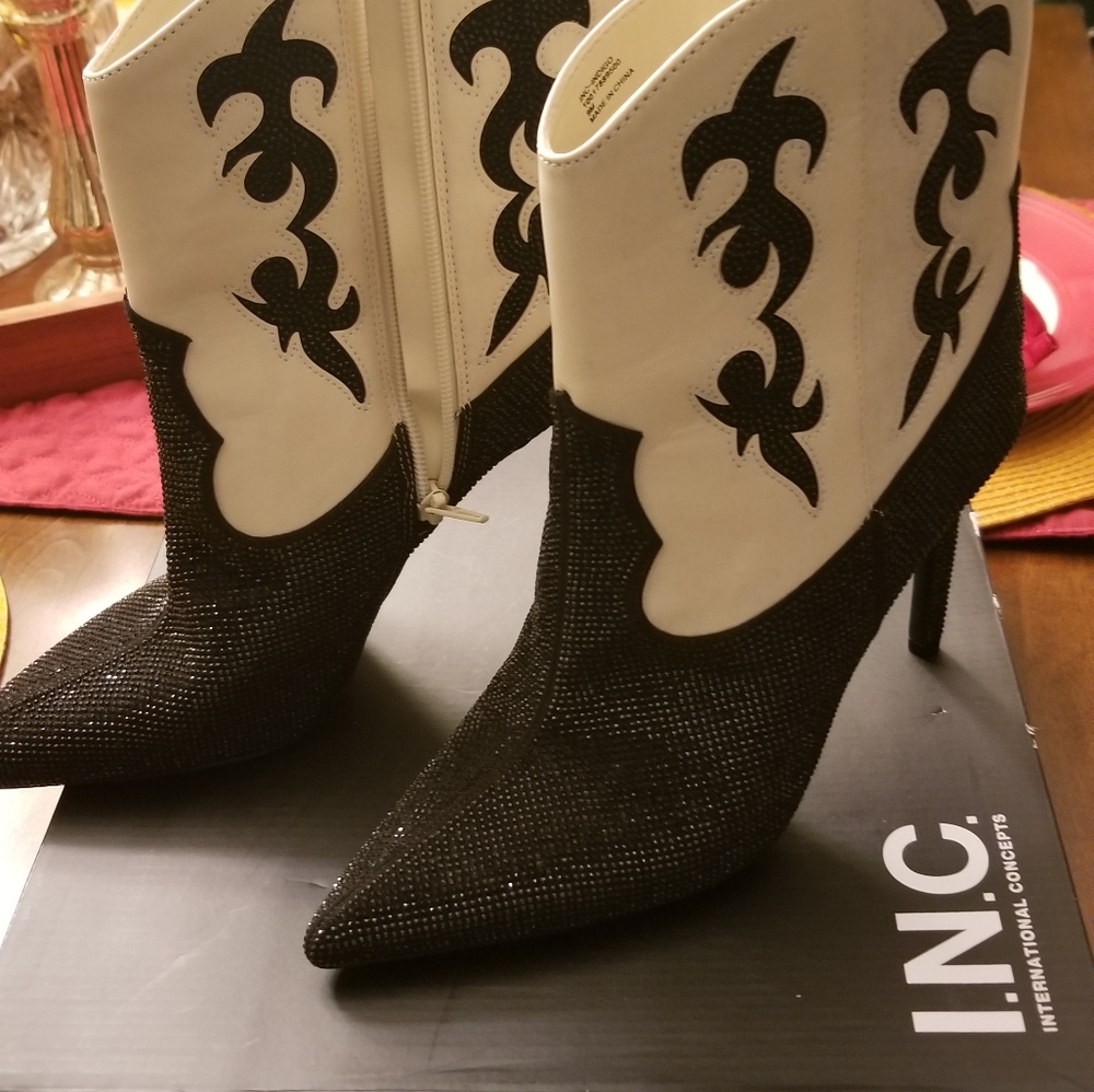 I.n.c. International Concepts Women's Indigo Booties Bone/Black Bling - Medium
